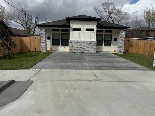 b-8318 Brandon St, Houston, TX, 77051-1409 | Card Image