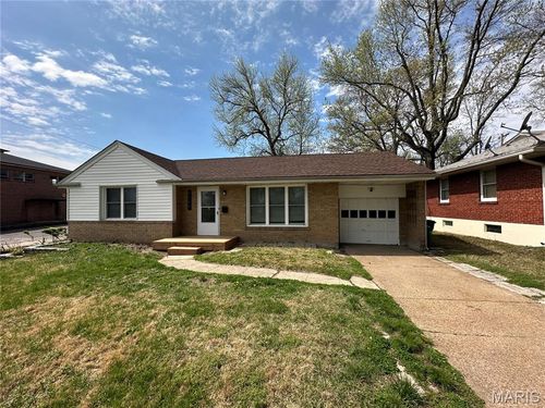 9343 Duenke Dr, Saint Louis, MO, 63137-1211 | Card Image