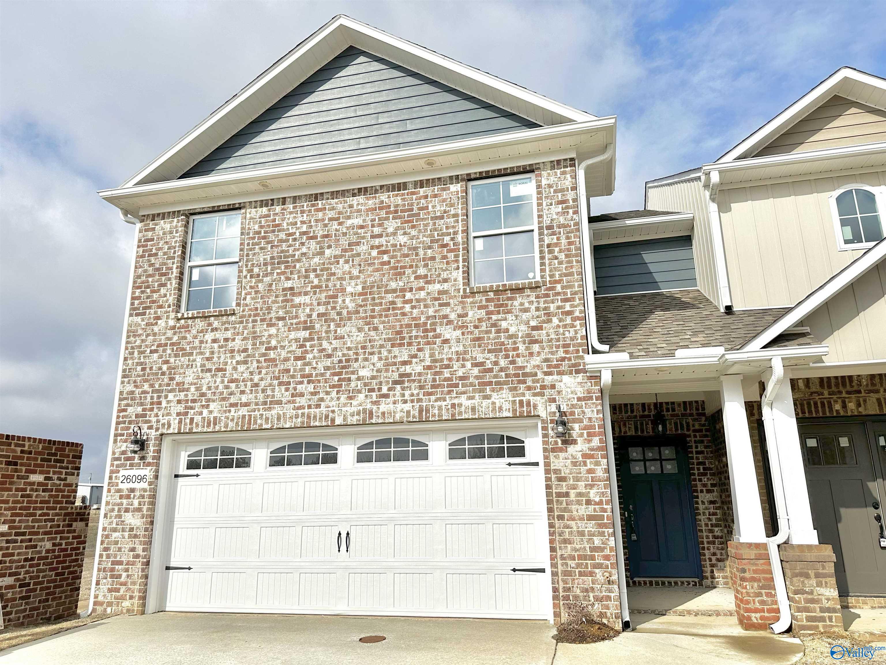 Breakers Cir, Athens, AL 35613