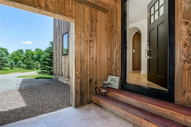 Entrance into Foyer | Image 10