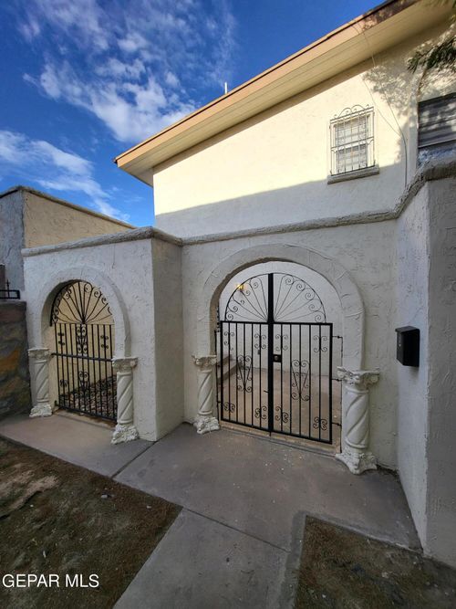 b-10636 Springwood Dr, El Paso, TX, 79935-3188 | Card Image