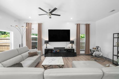 3904 Atlanta St, Dallas, TX, 75215-3842 | Card Image