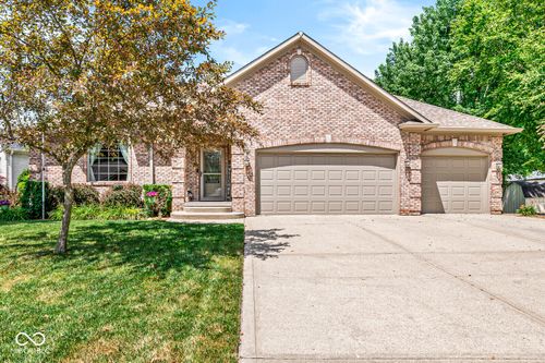 11 Stratford Way, Danville, IN, 46122-1300 | Card Image