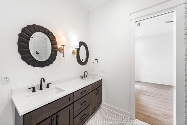 394 Grand Pointe-25 | Image 24