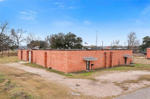 200 Bowling Alley Lane, Alvin, TX, 77511 | Card Image