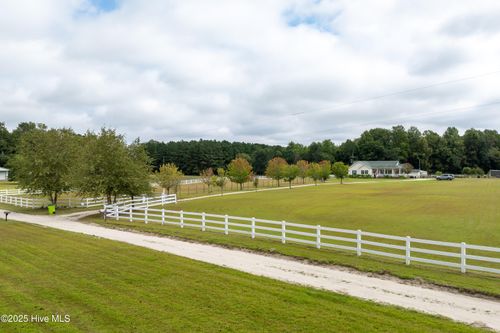 330 Boyd Ln, Cove City, NC, 28523-4501 | Card Image