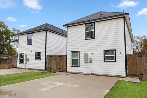 9243 Seeker St, Houston, TX, 77028-1109 | Card Image