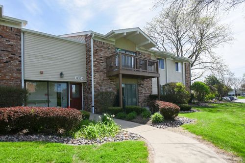 206-1102 Hinswood Dr, Darien, IL, 60561-6439 | Card Image