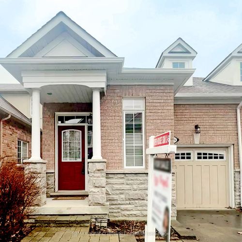 67-635 Tapestry Lane, Newmarket, ON, L3X3C8 | Card Image