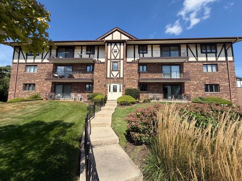 3b-11006 S Theresa Cir, Palos Hills, IL, 60465-2279 | Card Image