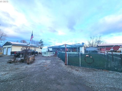 845 W Arch St, Union, OR, 97883-9616 | Card Image