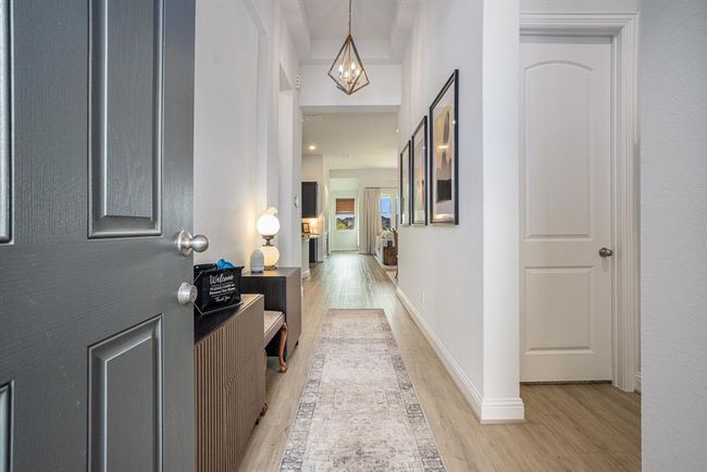 The pretty entryway... | Image 4