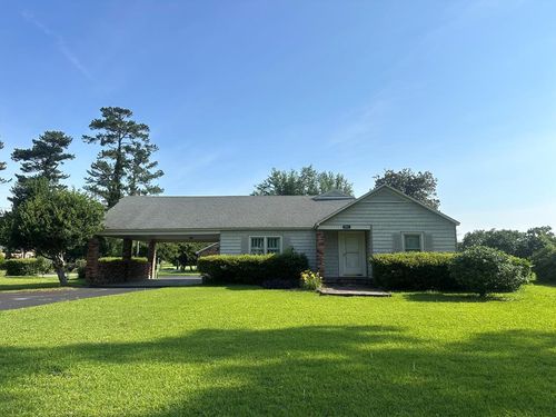 901 E 4th St, Adel, GA, 31620-2839 | Card Image