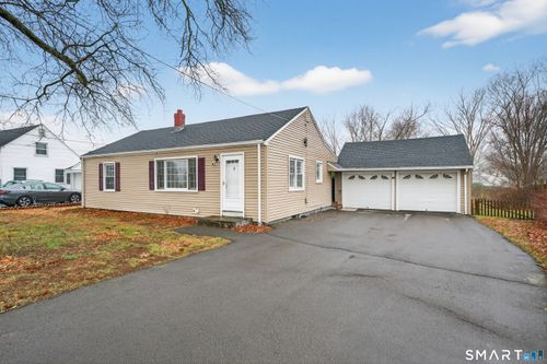 57 Glenmoor Dr, East Haven, CT, 06512-1211 | Card Image