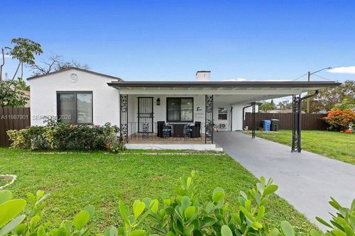 1608 Ne 34th St, Oakland Park, FL, 33334-5338 | Card Image