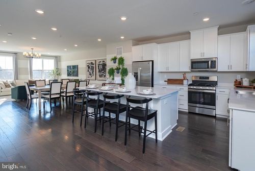 107 Lois Seruby Dr, Titusville, NJ, 08560-2402 | Card Image