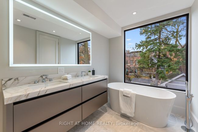 37 Kenilworth Ave, House other with 4 bedrooms, 6 bathrooms and 1 parking in Toronto ON | Image 37