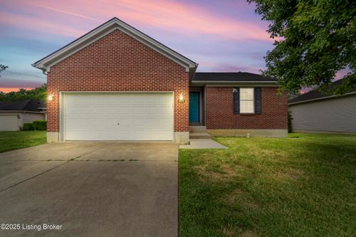 9829 Brooks Bend Rd, Louisville, KY, 40258-4626 | Card Image