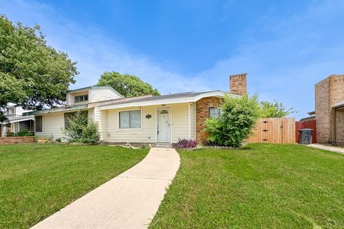 5925 Timbercrest Dr, Arlington, TX, 76017-6321 | Card Image