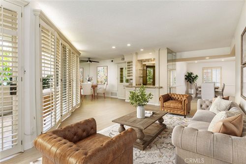 105-5216 Yarmouth Ave, Encino, CA, 91316-3124 | Card Image