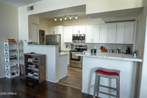 339-3302 N 7th St, Phoenix, AZ, 85014-5445 | Card Image