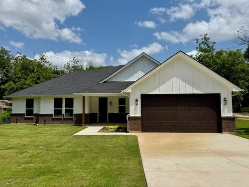 507 S 4th St, Grandview, TX, 76050-2127 | Card Image