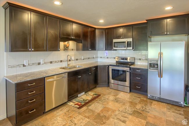 3756 Cardiff Way, Condo with 3 bedrooms, 4 bathrooms and 2 parking in Bountiful UT | Image 9