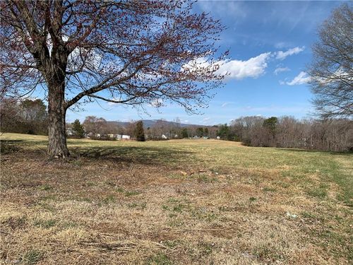 00 W King Street, King, NC, 27021 | Card Image