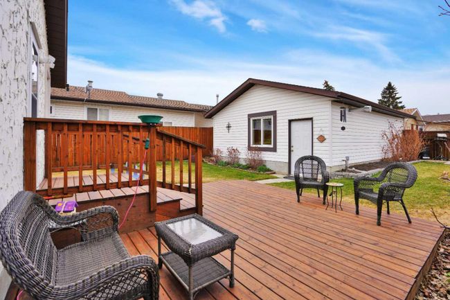 6136 Horn Street, Home with 4 bedrooms, 2 bathrooms and 2 parking in Red Deer AB | Image 34