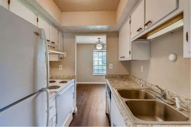 6593 Sleepy Hollow Ln, Townhouse with 2 bedrooms, 2 bathrooms and 2 parking in Morrow GA | Image 5