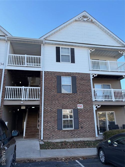 613 Saravalle Dr, Saint Peters, MO, 63376-8205 | Card Image