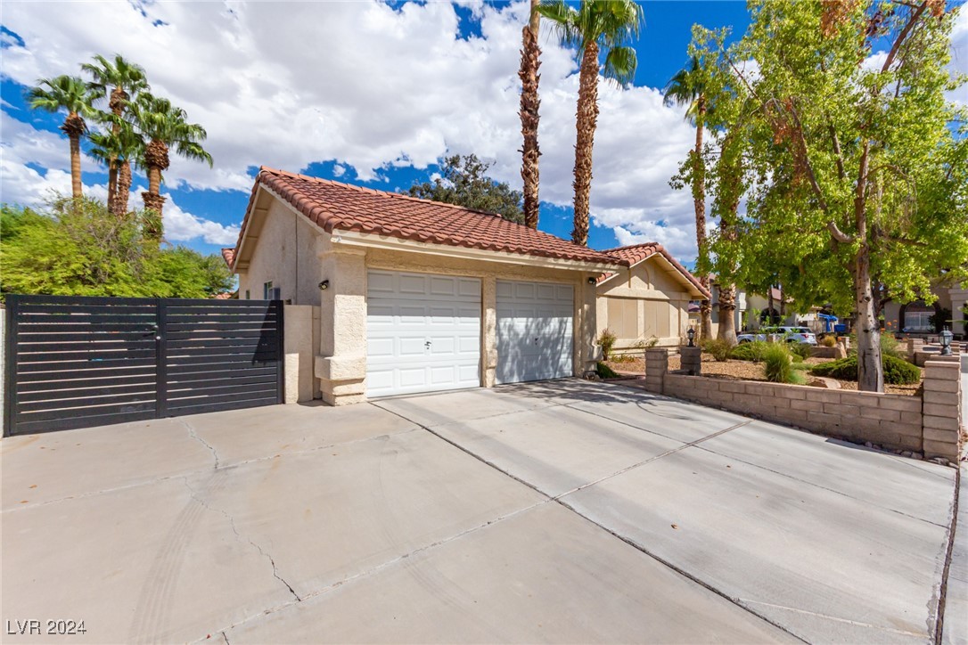 Weatherstone Dr, Henderson, NV 89074