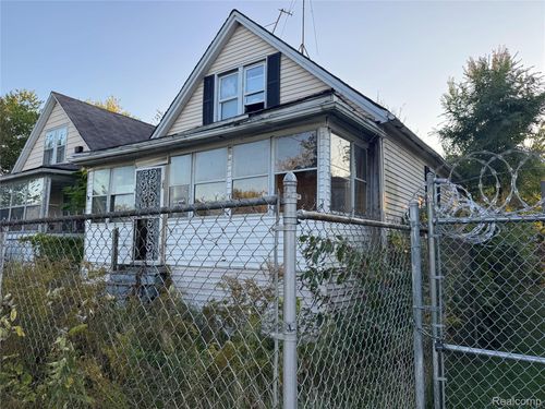 6475 Seneca St, Detroit, MI, 48213-2535 | Card Image