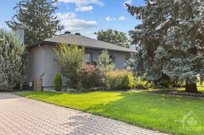 Tasteful stucco colour chosen to reflect the serenity of the property | Image 2