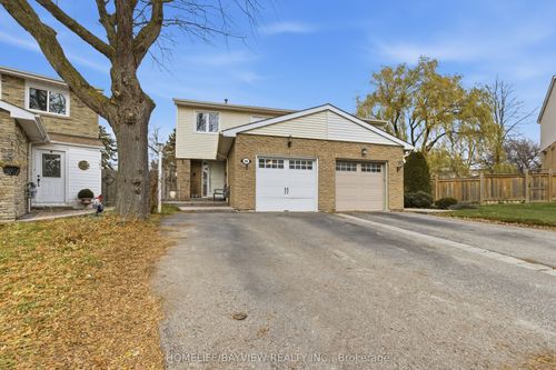 185 Tamarack Dr, Thornhill, ON, L3T4X3 | Card Image