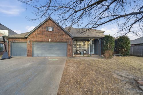 505 Vine St, Jenks, OK, 74037-3471 | Card Image