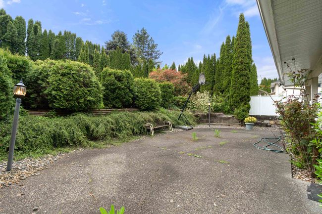 8130 Lakefield Drive, House other with 8 bedrooms, 5 bathrooms and 6 parking in Burnaby BC | Image 39