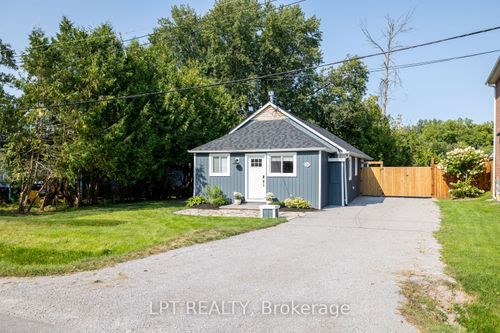 131 Maple Ave, Sutton West, ON, L0E1R0 | Card Image