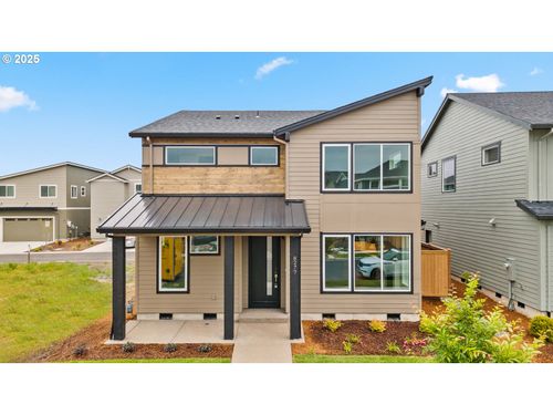 8277 Se Quincy St, Hillsboro, OR, 97123-3833 | Card Image