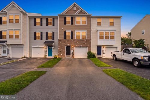 117 Natural Way, MARTINSBURG, WV, 25404-3784 | Card Image