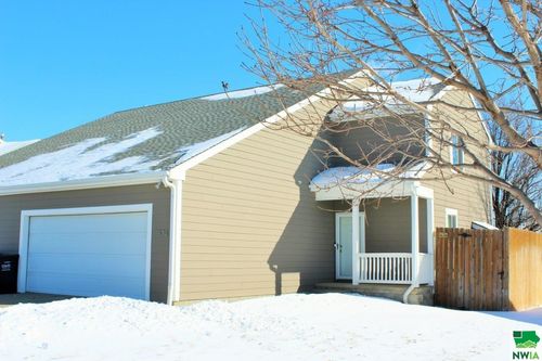 574 Lakeshore Dr, McCook Lake, SD, 57049 | Card Image