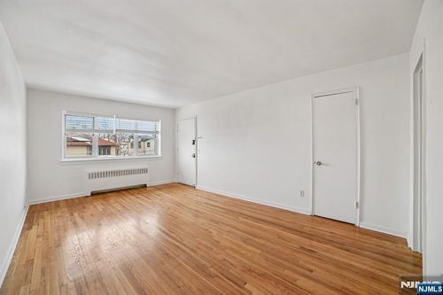 2430 8th St, Fort Lee, NJ, 07024-7934 | Card Image