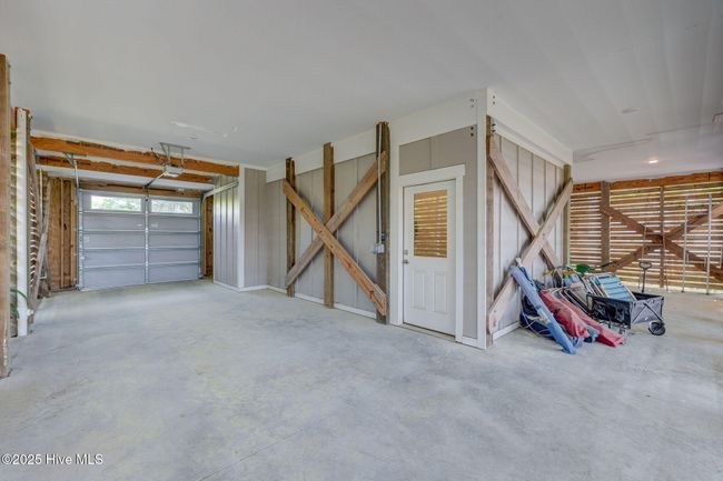 Garage | Image 71