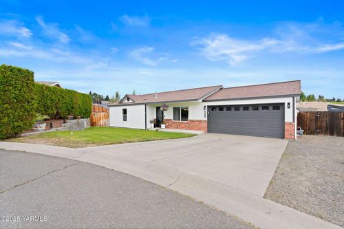 7603 Jackson Ct, Yakima, WA, 98908-1177 | Card Image