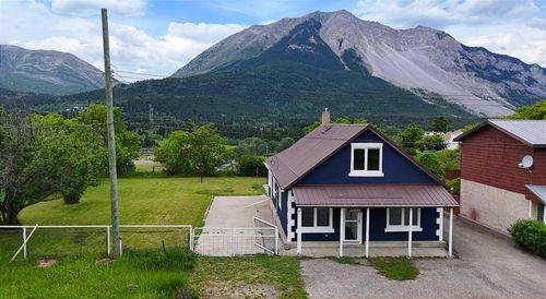 21546 27 Avenue, Bellevue, AB, T0K0C0 | Card Image