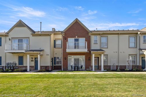 12391 First Ave S, Southgate, MI, 48195-3541 | Card Image