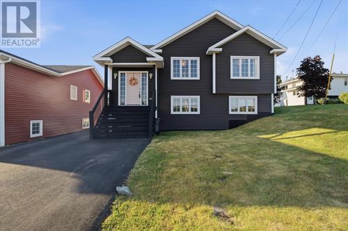 17 Lawlors Rd, Home with 4 bedrooms, 4 bathrooms and null parking in Paradise NL | Card Image