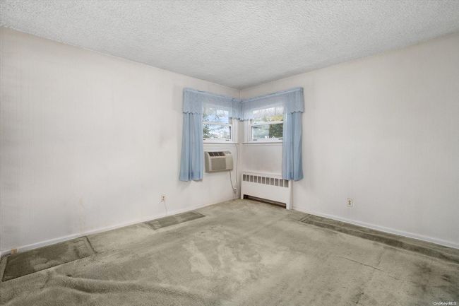 97 Lockwood Ave, House other with 3 bedrooms, 2 bathrooms and null parking in Farmingdale NY | Image 11