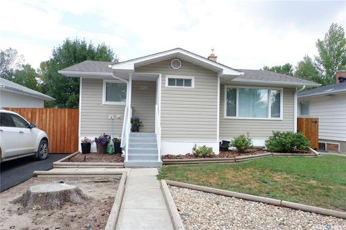 509 4th Ave E, Assiniboia, SK, S0H0B0 | Card Image