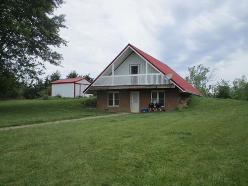 2049 Mallow Rd, Frankfort, OH, 45628-9543 | Card Image